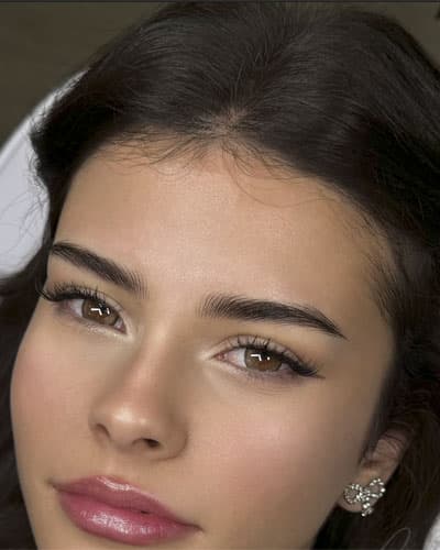 Pensat sprâncene - 2