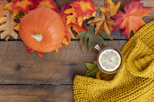 fall season arrangement wooden table1