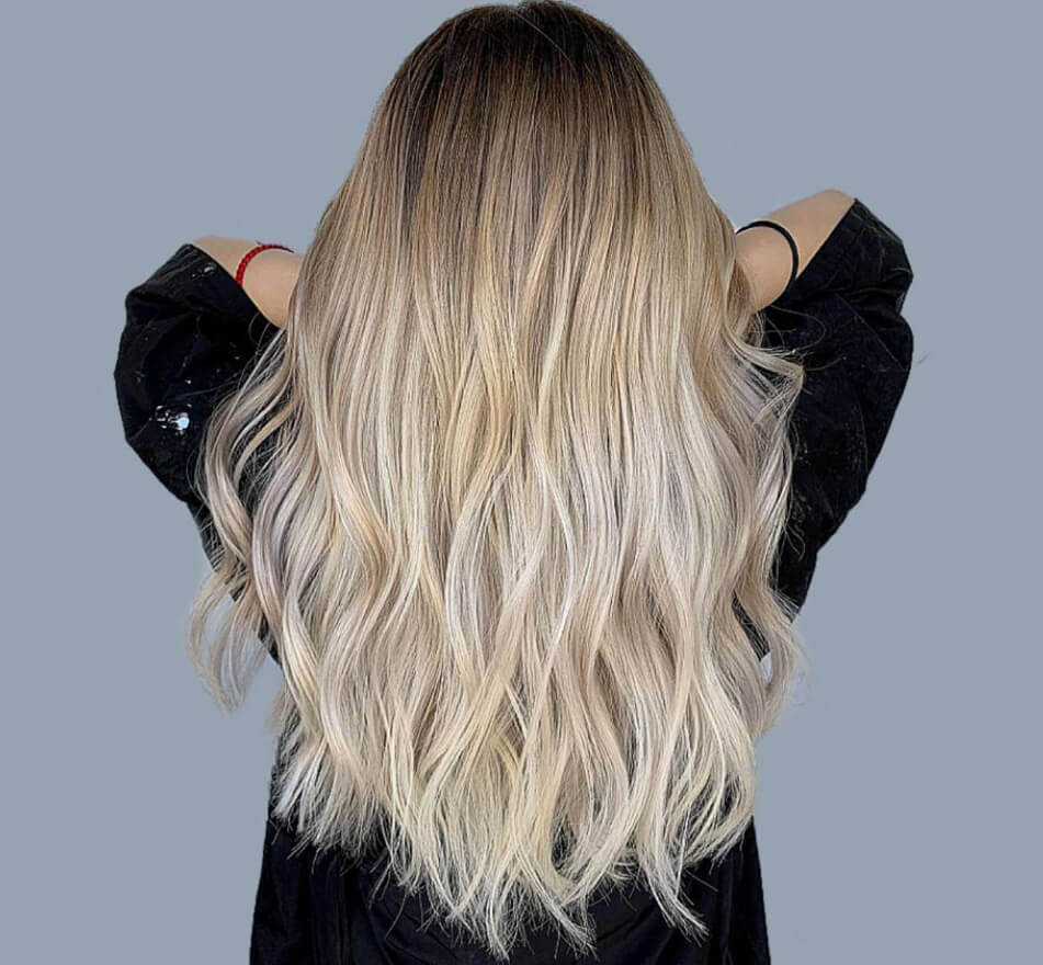 Păr vopsit ombré, șuvițe blond. 2 Păr vopsit ombré șuvițe blond