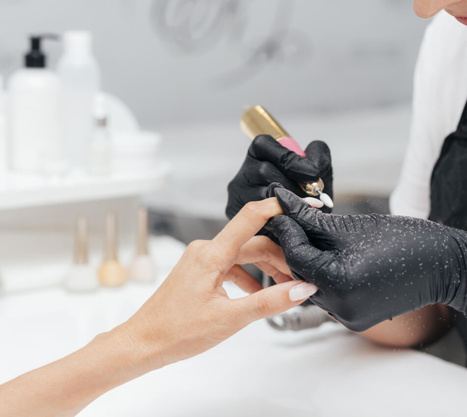 Salon manichiură 4 manichiura kontur beauty labs bucuresti