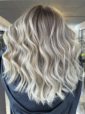 Păr vopsit ombré, șuvițe blond. 13 Par vopsit ombre suvite blond3